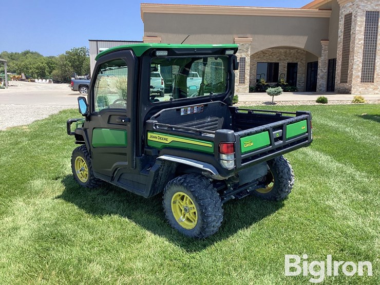 2022-john-deere-gator-image-2