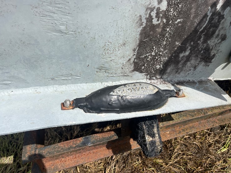 #401-•-flat-bottom-aluminum-boat-with-trailer-image-10