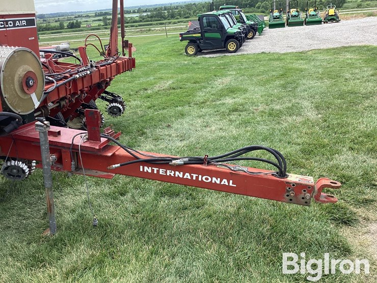 international-800-image-17