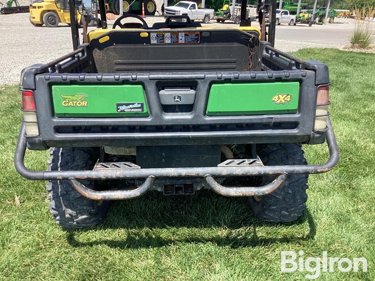 2019-john-deere-gator-image-17