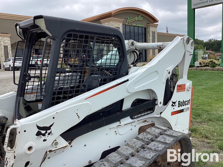 2011-bobcat-t870-image-15