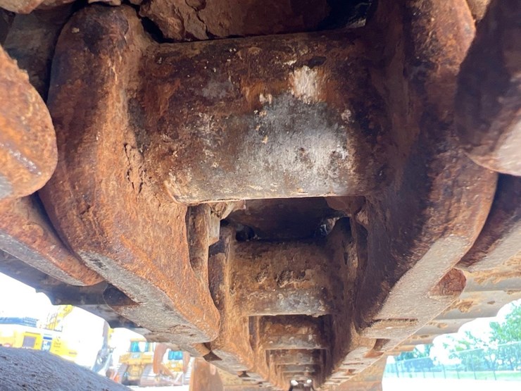 2009-deere-135d-image-18