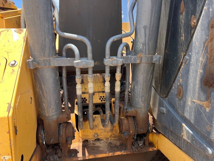 2009-deere-135d-image-24