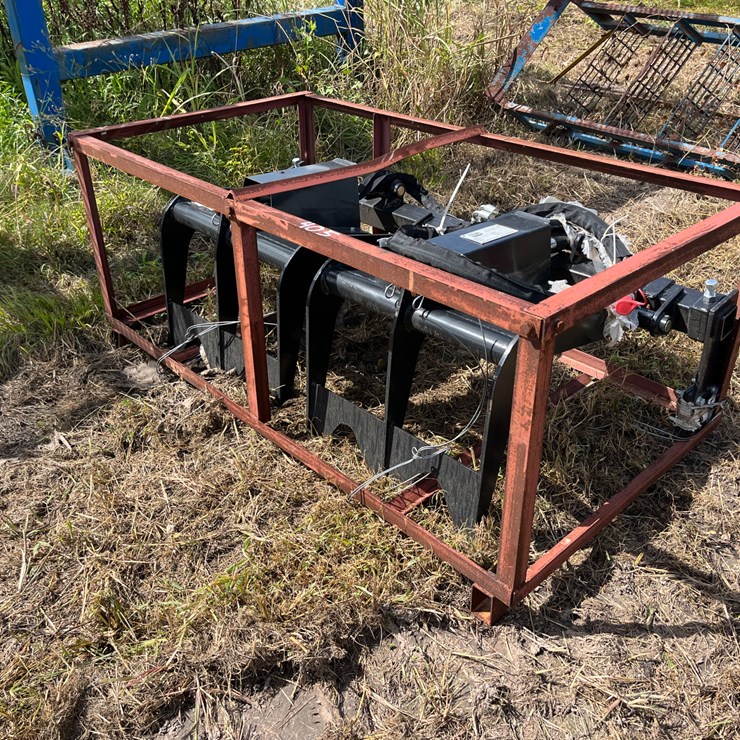 #405 • 2022 TITAN GRAPPLE ATTACHMENT FOR LOADER BUCKET