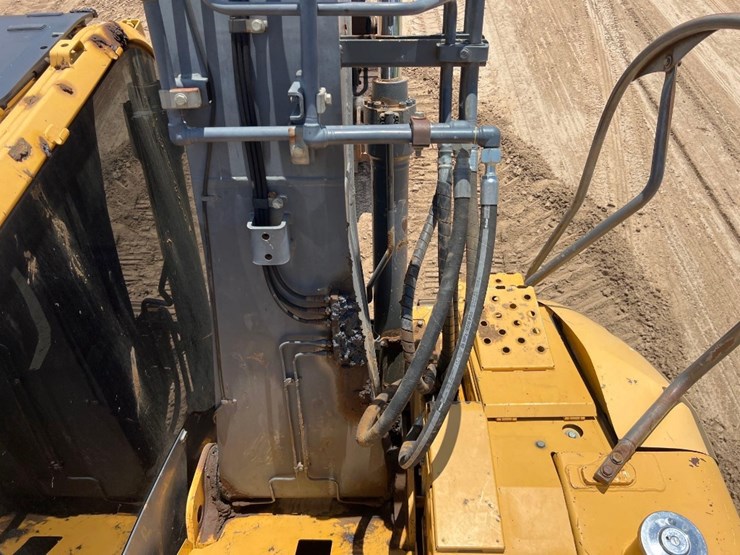 2009-deere-135d-image-29