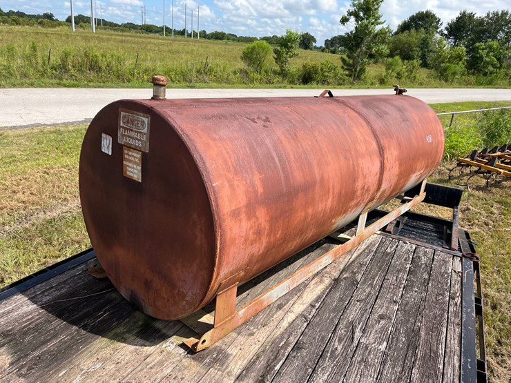 #418-•-steel-diesel-tank-with-lifting-eye-image-1