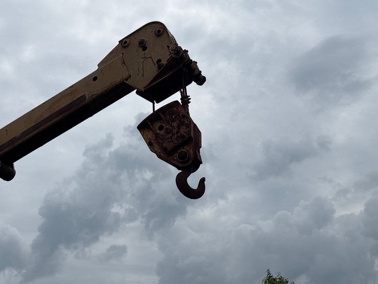 #12-•-galen-15-ton-crane-image-10