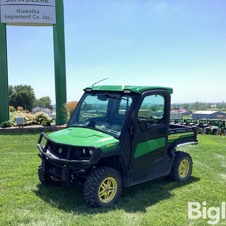 2022 JOHN DEERE GATOR