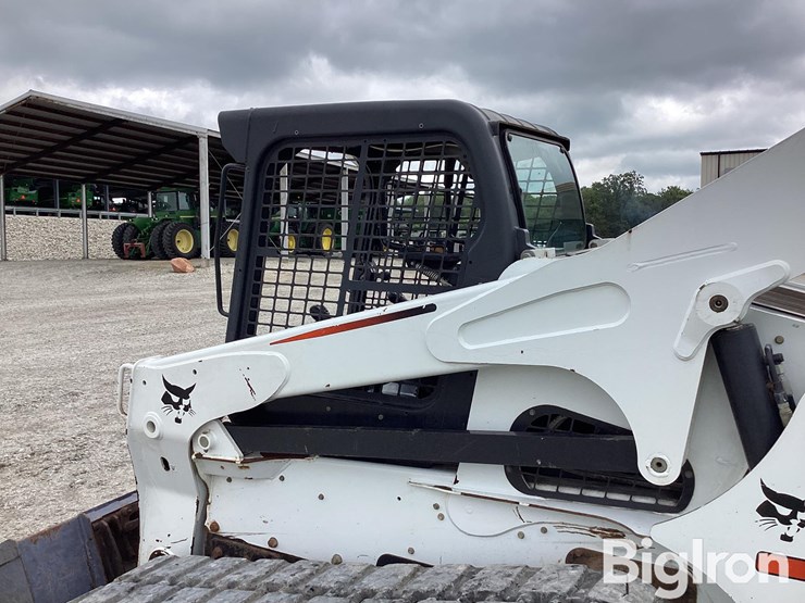 2011-bobcat-t870-image-17