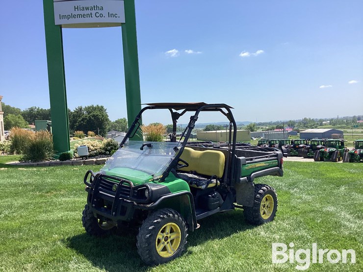 2011-john-deere-gator-image-1