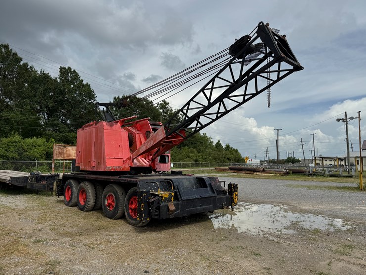 #1-•-30-ton-capacity-rubber-tire-truck-crane-|-3-71-detroit-dsl-engine-image-3