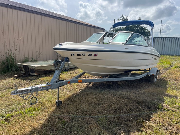 #400-•-bayliner-175-inboard/-outboard-boat-image-1