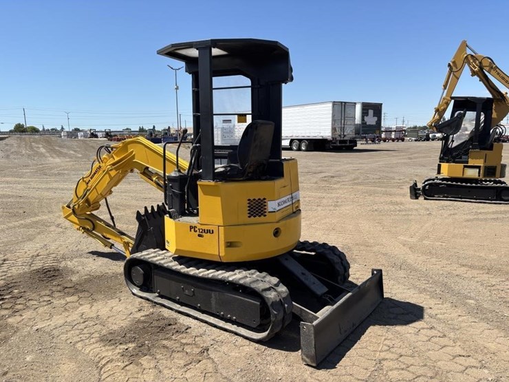 komatsu-pc12uu-image-4