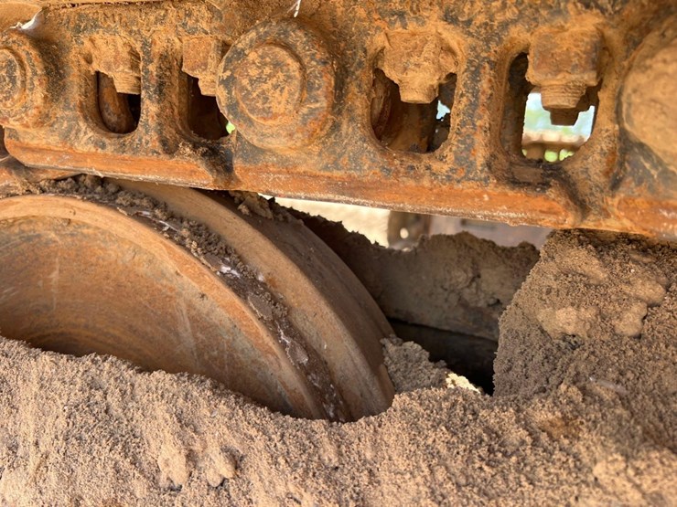 2009-deere-135d-image-12