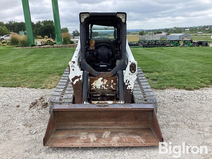 2011-bobcat-t870-image-2