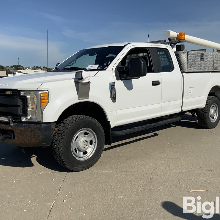 2017 FORD F350 XL