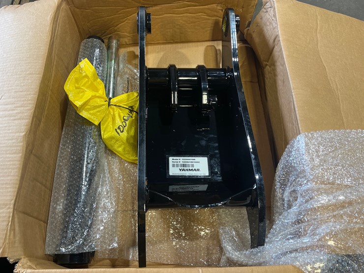 #99-•-yanmar-backhoe-thumb-kit-image-3