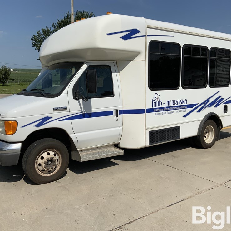 2006 FORD E450