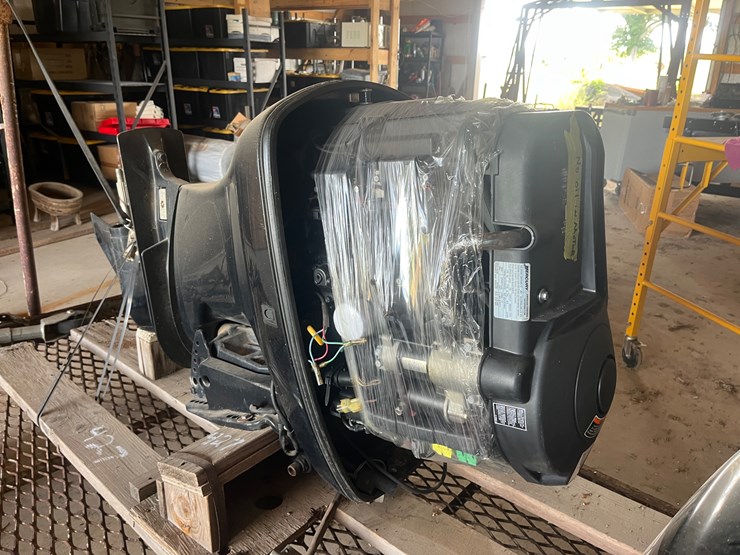 #427-•-2001-mercury-115-powerstroke-efi-outboard-engine-image-9