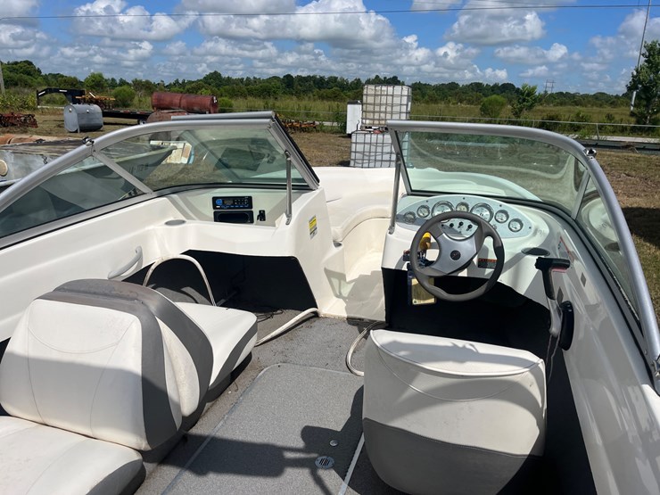 #400-•-bayliner-175-inboard/-outboard-boat-image-7