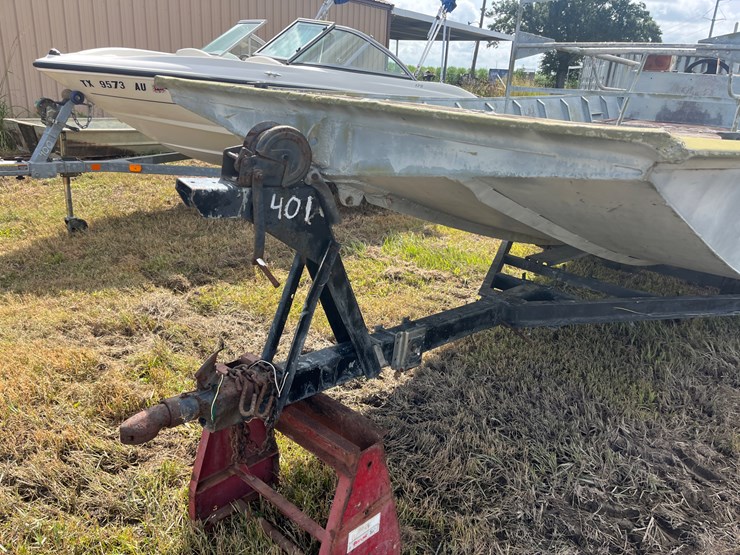 #401-•-flat-bottom-aluminum-boat-with-trailer-image-11