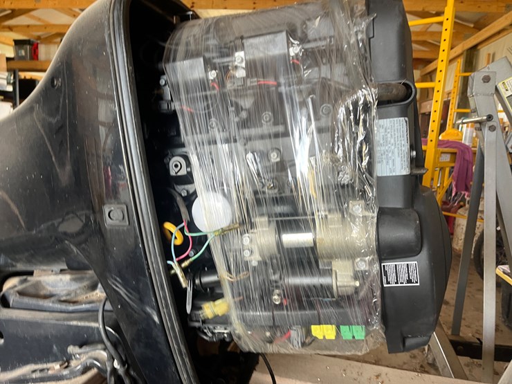 #427-•-2001-mercury-115-powerstroke-efi-outboard-engine-image-12