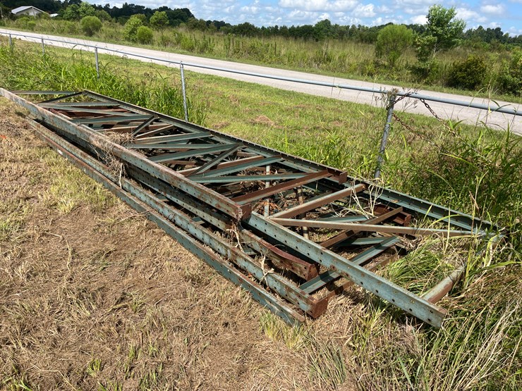 #422-•-pallet-rack-uprights-image-2