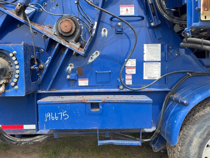 2014-caterpillar-c18-image-30