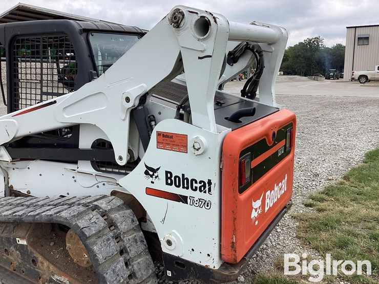 2011-bobcat-t870-image-16