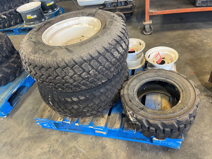 #90-•-lot-of-assorted-rims-and-tires-image-3