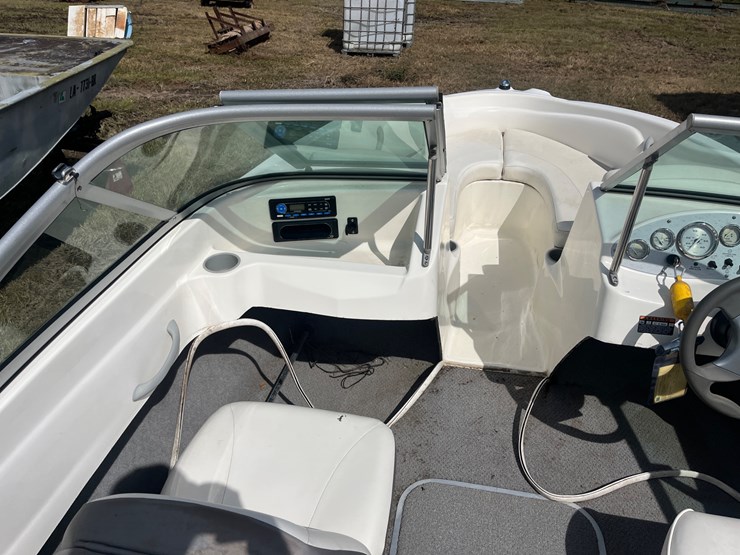 #400-•-bayliner-175-inboard/-outboard-boat-image-11