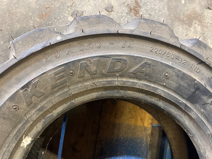 #90-•-lot-of-assorted-rims-and-tires-image-4
