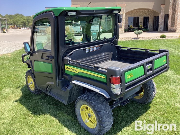 2022-john-deere-gator-image-18