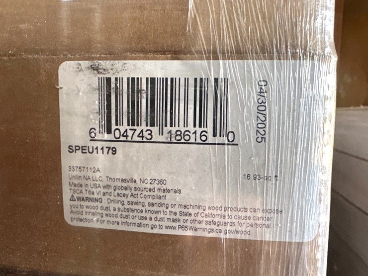 #21270-•-1,913.09-sq.-ft.-mohawk-waterproof-rare-vintage-ashlar-oak-click-laminate-flooring-image-4