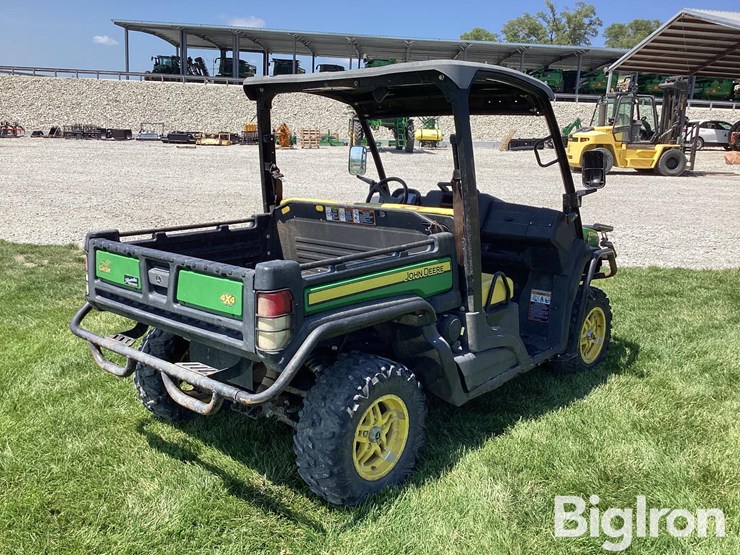 2019-john-deere-gator-image-5