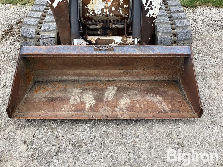 2011-bobcat-t870-image-9