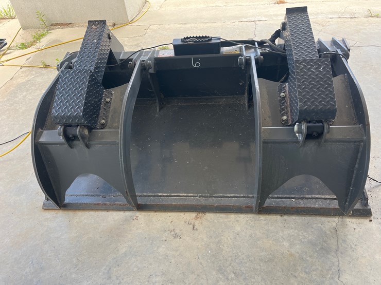 #6-•-6ft-grapple-attachment-bucket-image-1