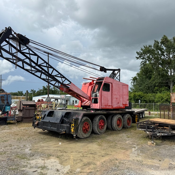 #1 • 30 TON CAPACITY RUBBER TIRE TRUCK CRANE | 3-71 DETROIT DSL ENGINE