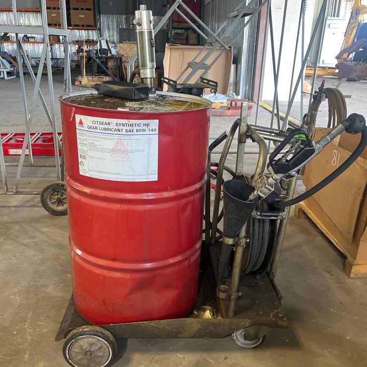 #82 • MOBILE OIL DOLLY WITH PUMP
