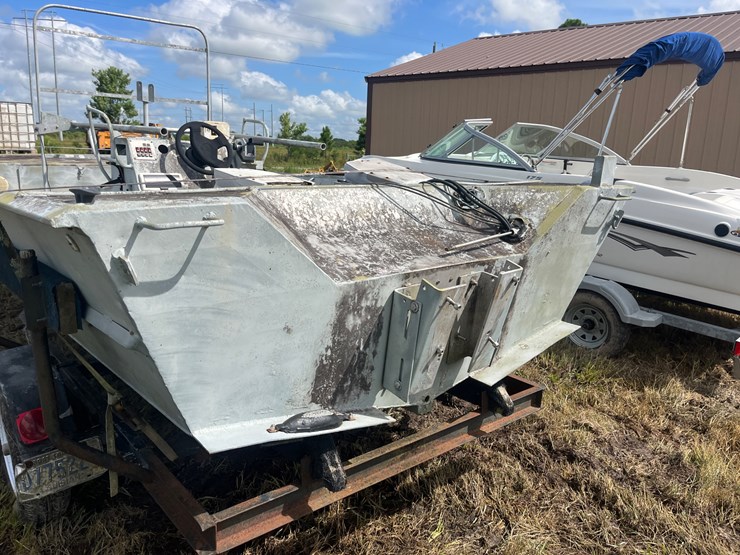 #401-•-flat-bottom-aluminum-boat-with-trailer-image-6