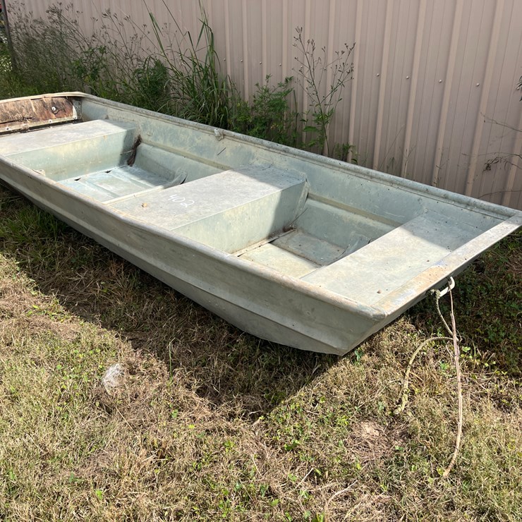 #402 • STARCRAFT MARINE MODEL 1430-12 BOAT