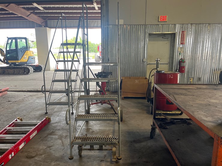 #78-•-heavy-duty-metal-mobile-ladder-on-casters-image-2