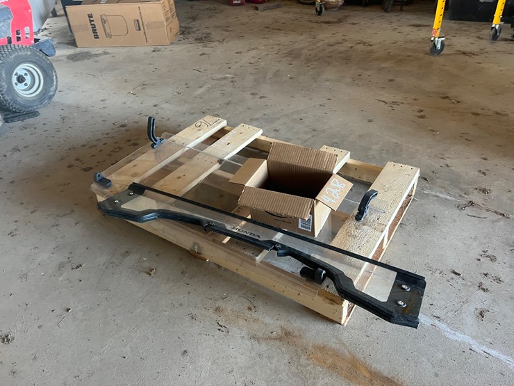 #428-•-windshield-for-honda-pioneer-with-hardware-image-1
