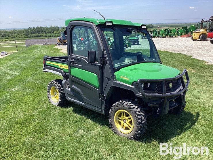 2022-john-deere-gator-image-6
