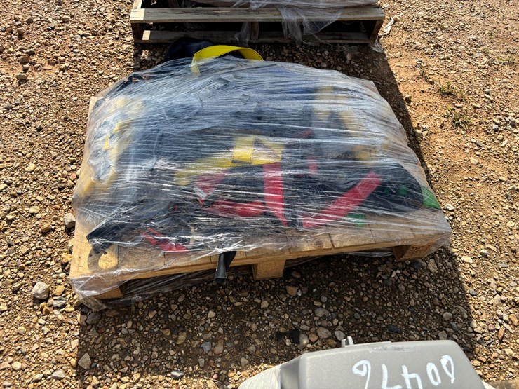 #00478-•-pallet-of-saftey-harnesses-image-1