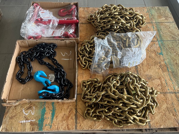 #31-•-lot-of-chains-and-binders-image-2
