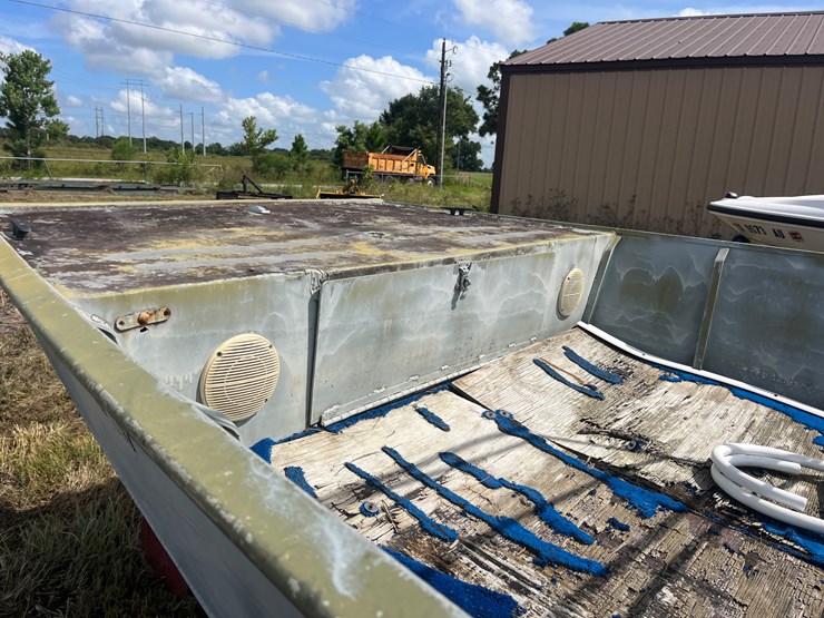 #401-•-flat-bottom-aluminum-boat-with-trailer-image-9