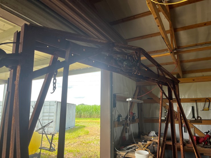 #431-•-hand-crank-engine-hoist-on-casters-image-8