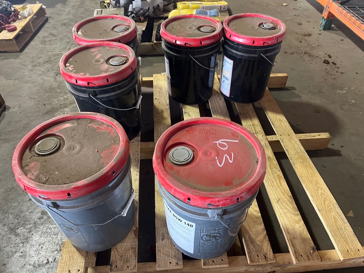#63-•-6-buckets-of-gear-lube-image-4