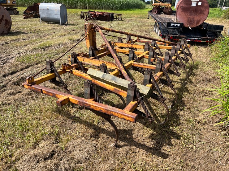 #419-•-taylor--way-600277-chisel-plow-image-3